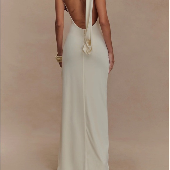 Meshki Elegant Cream Maxi Dress - Picture 2 of 8